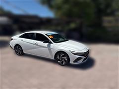2025 Hyundai Elantra 