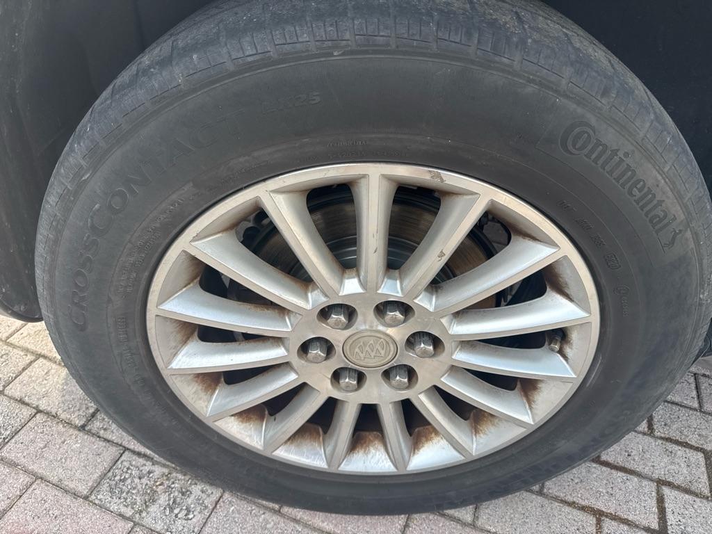 Buick Enclave FWD 4dr Leather 2012