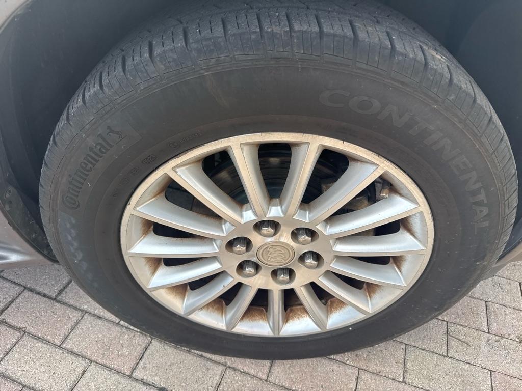 Buick Enclave FWD 4dr Leather 2012
