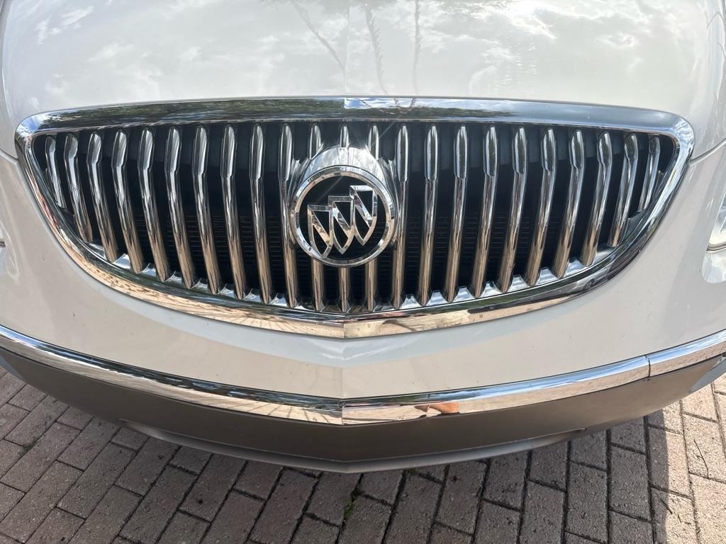 Buick Enclave FWD 4dr Leather 2012