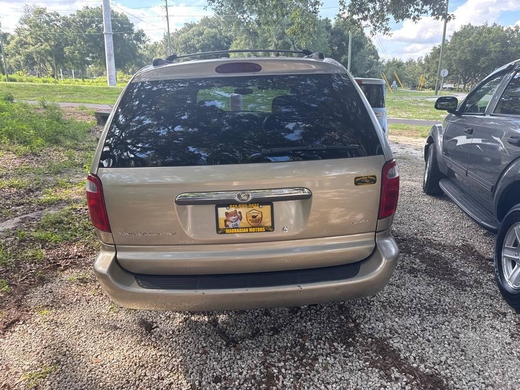 Chrysler Town & Country 4dr LXi FWD 2003