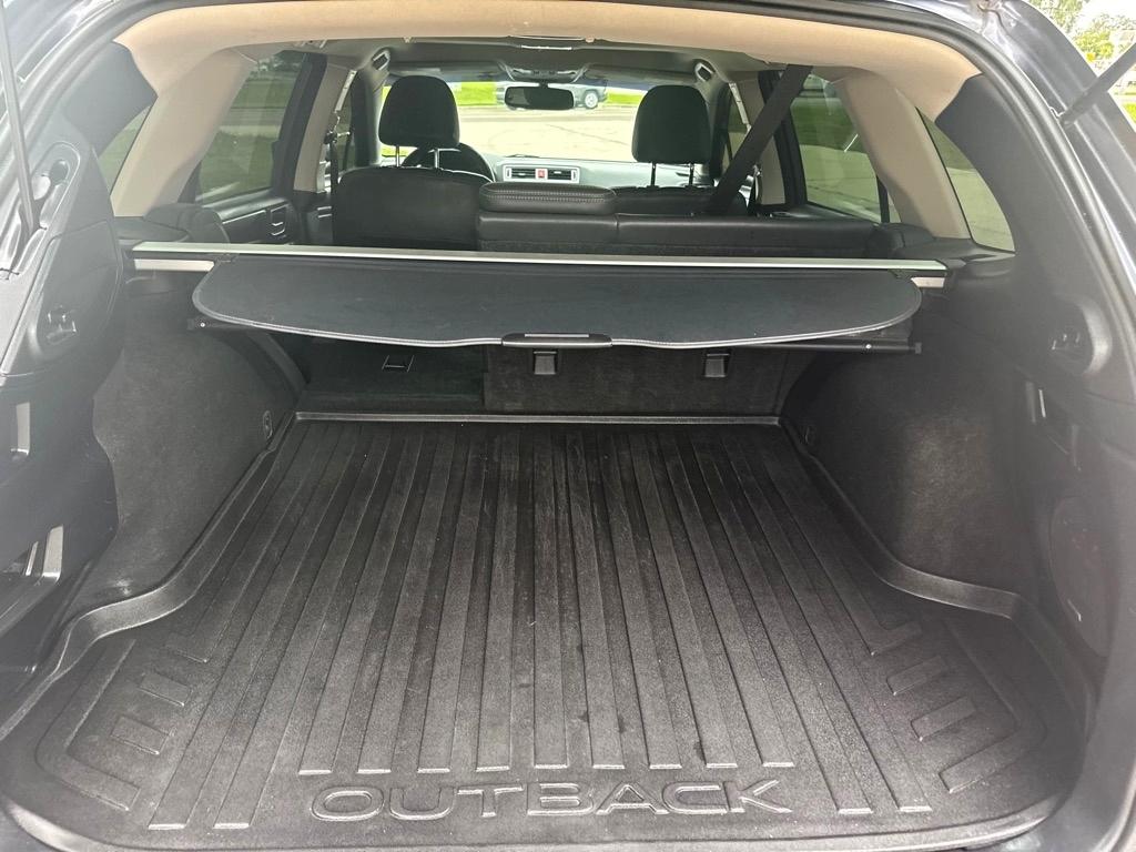 Subaru Outback 4dr Wgn 2.5i Limited 2015