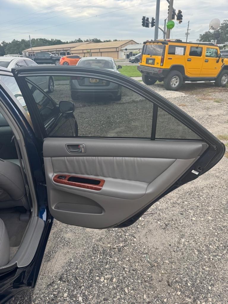 Toyota Camry 4dr Sdn XLE V6 Auto (Natl) 2004