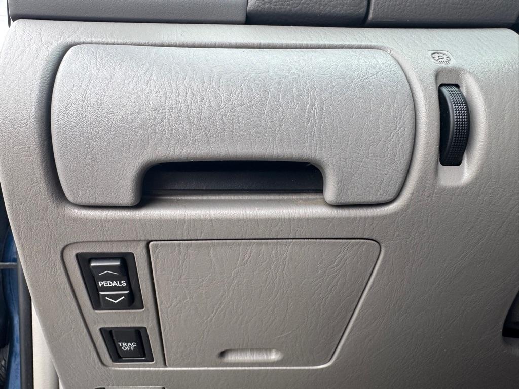 Toyota Camry 4dr Sdn XLE V6 Auto (Natl) 2004