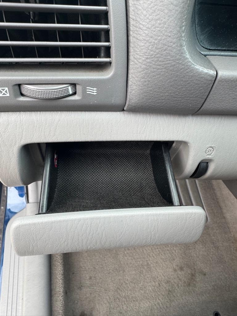 Toyota Camry 4dr Sdn XLE V6 Auto (Natl) 2004