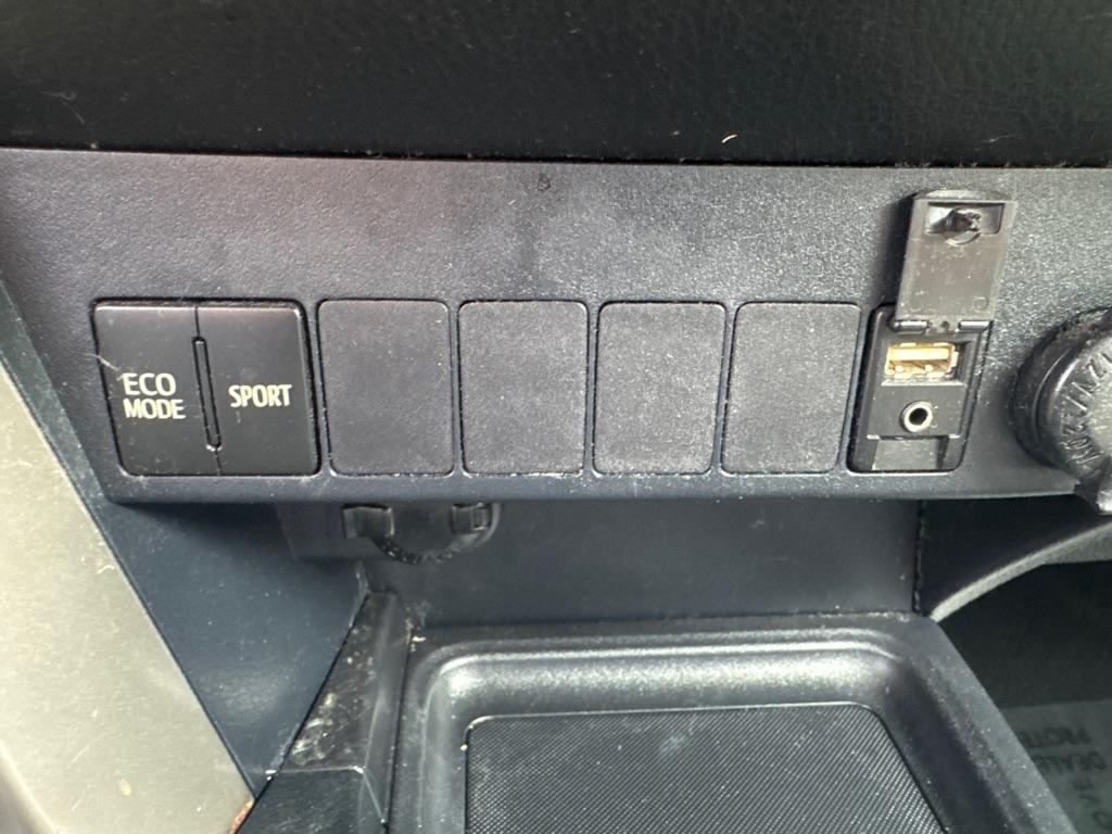 Toyota RAV4 FWD 4dr LE (Natl) 2014