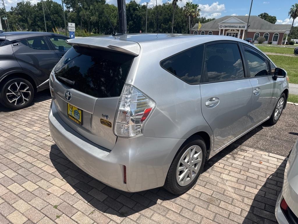 Toyota Prius V 5dr Wgn Three (Natl) 2012