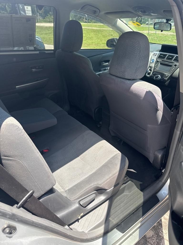 Toyota Prius V 5dr Wgn Three (Natl) 2012