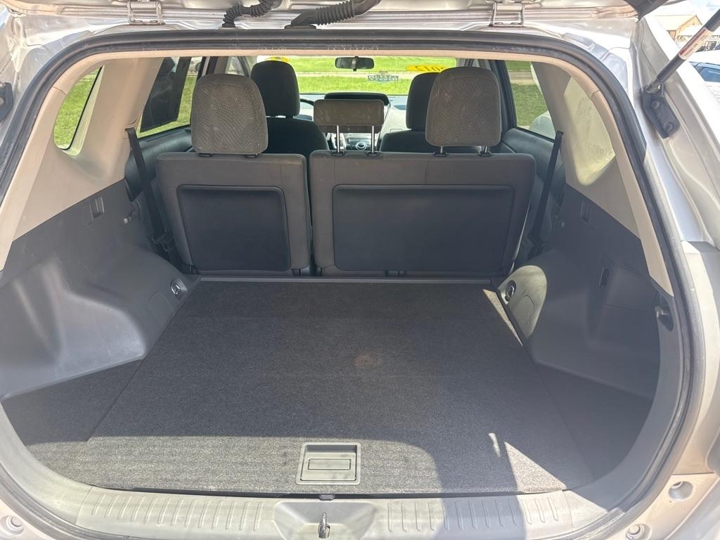 Toyota Prius V 5dr Wgn Three (Natl) 2012