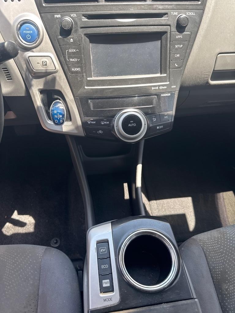 Toyota Prius V 5dr Wgn Three (Natl) 2012