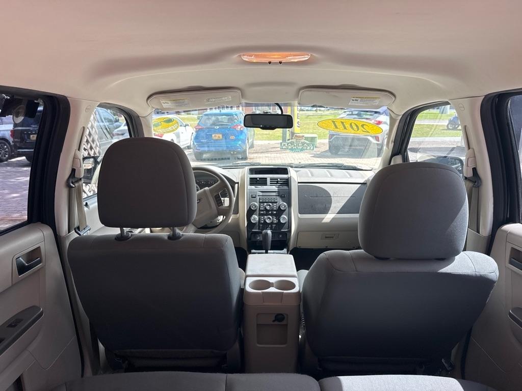 Ford Escape FWD 4dr XLS 2011