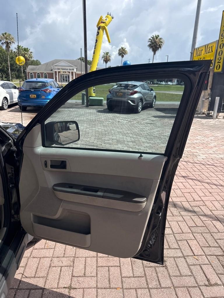Ford Escape FWD 4dr XLS 2011