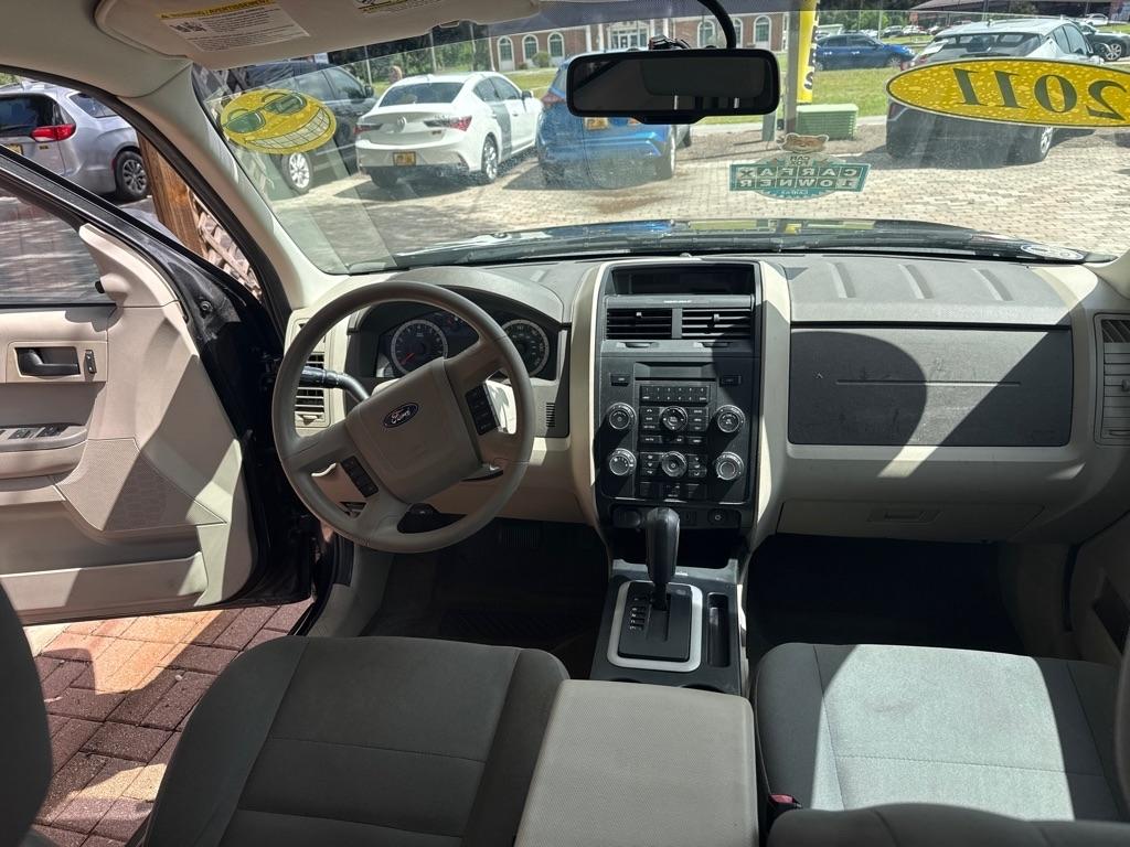 Ford Escape FWD 4dr XLS 2011