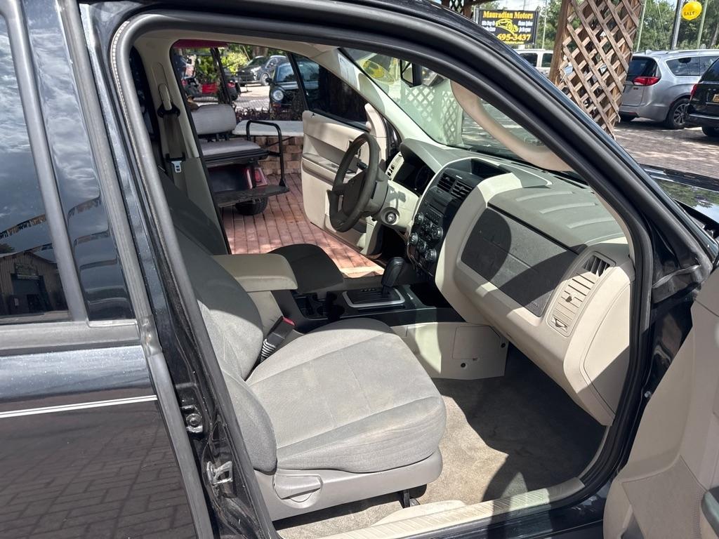 Ford Escape FWD 4dr XLS 2011