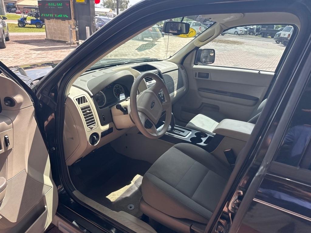 Ford Escape FWD 4dr XLS 2011