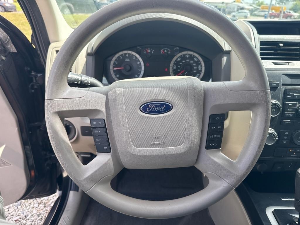 Ford Escape FWD 4dr XLS 2011