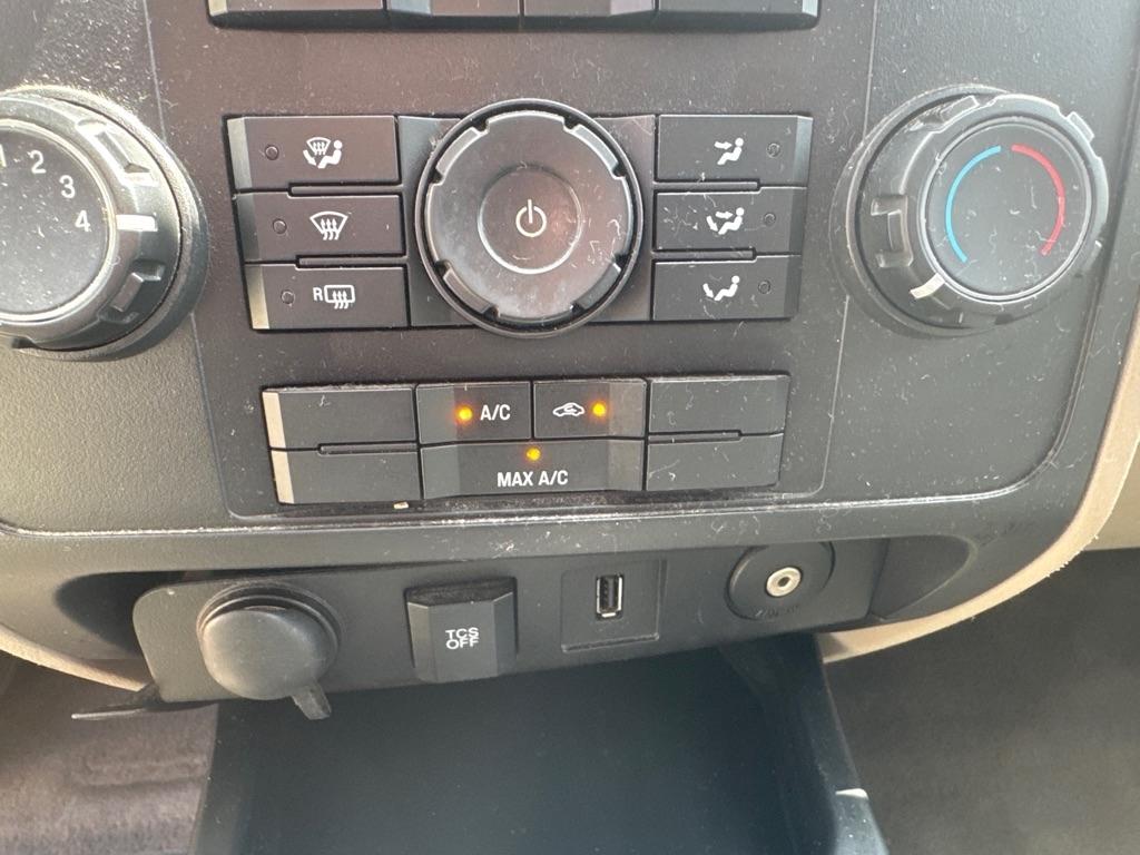 Ford Escape FWD 4dr XLS 2011