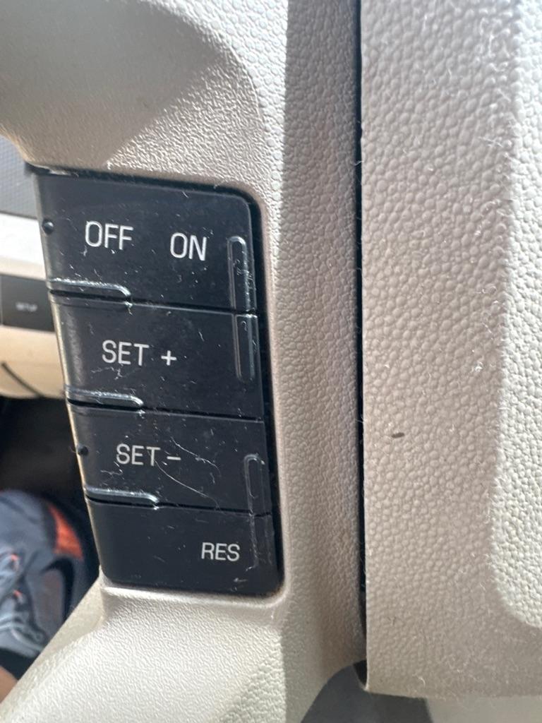Ford Escape FWD 4dr XLS 2011