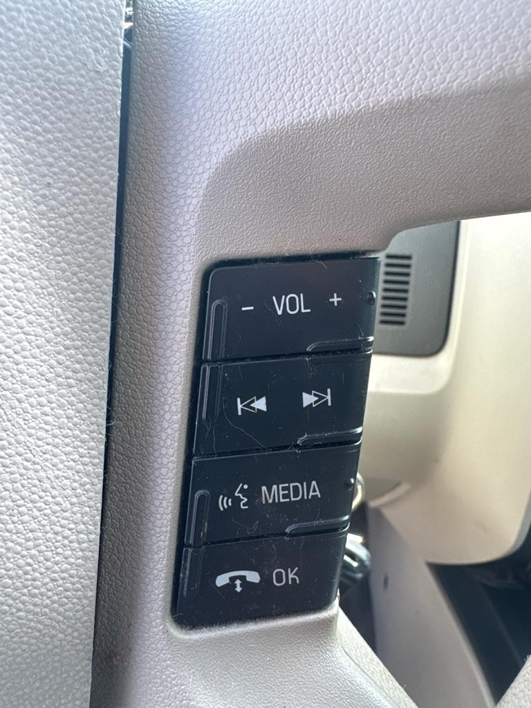 Ford Escape FWD 4dr XLS 2011