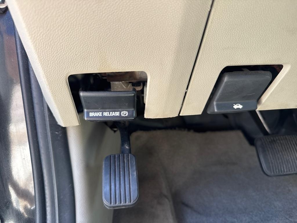 Ford Escape FWD 4dr XLS 2011