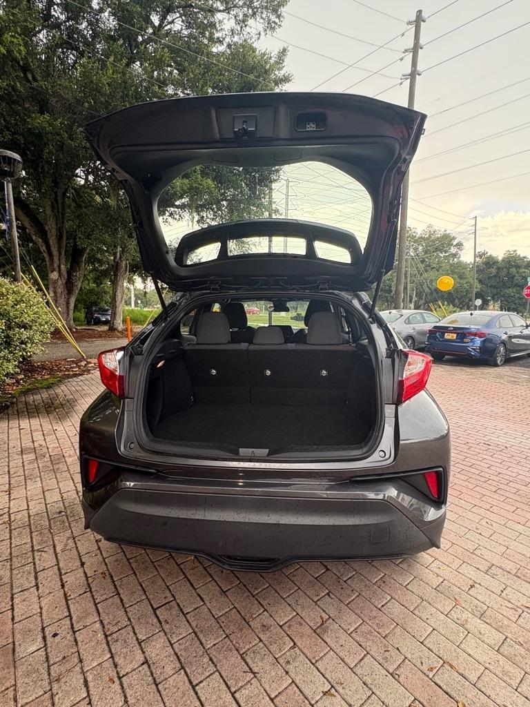 Toyota C-HR Nightshade FWD (Natl) 2021