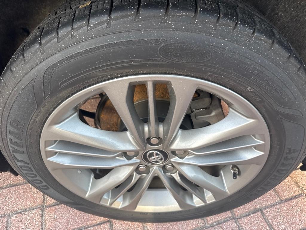 Toyota Camry XLE Auto (Natl) 2017