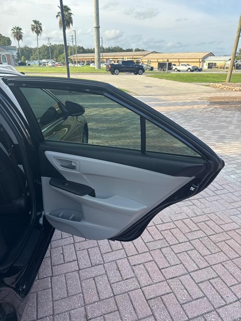 Toyota Camry XLE Auto (Natl) 2017