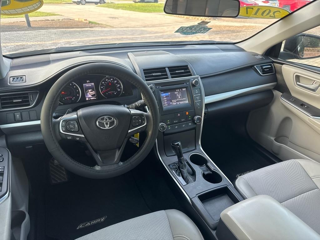 Toyota Camry XLE Auto (Natl) 2017