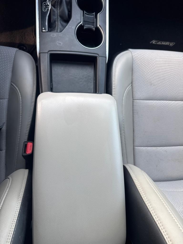Toyota Camry XLE Auto (Natl) 2017