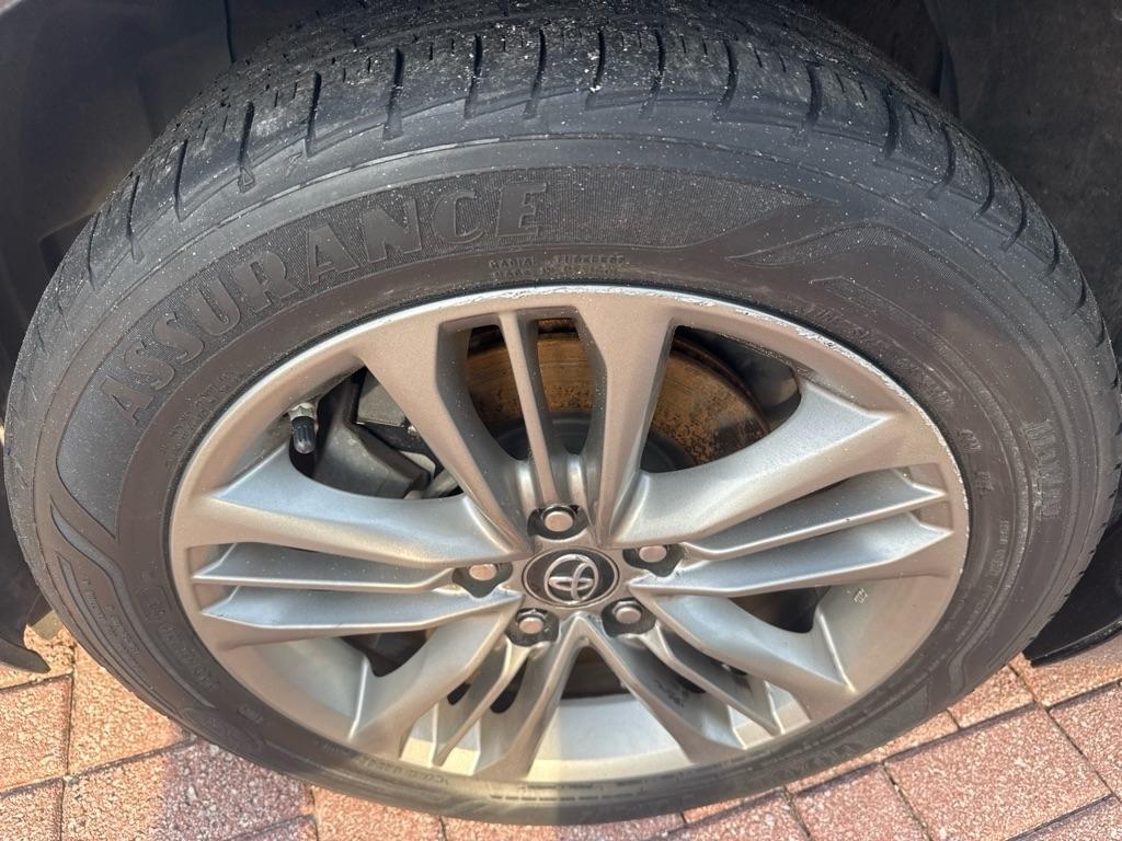 Toyota Camry XLE Auto (Natl) 2017