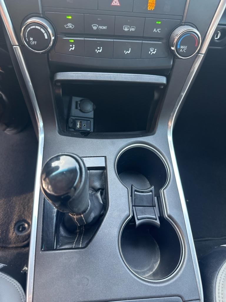 Toyota Camry XLE Auto (Natl) 2017