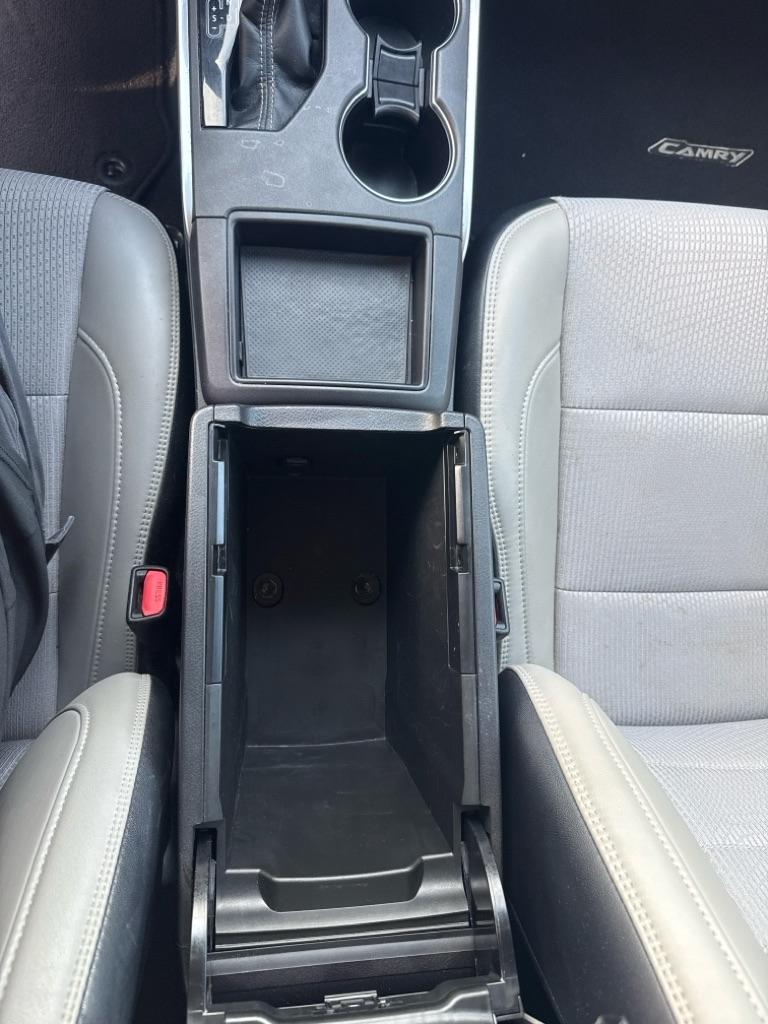 Toyota Camry XLE Auto (Natl) 2017