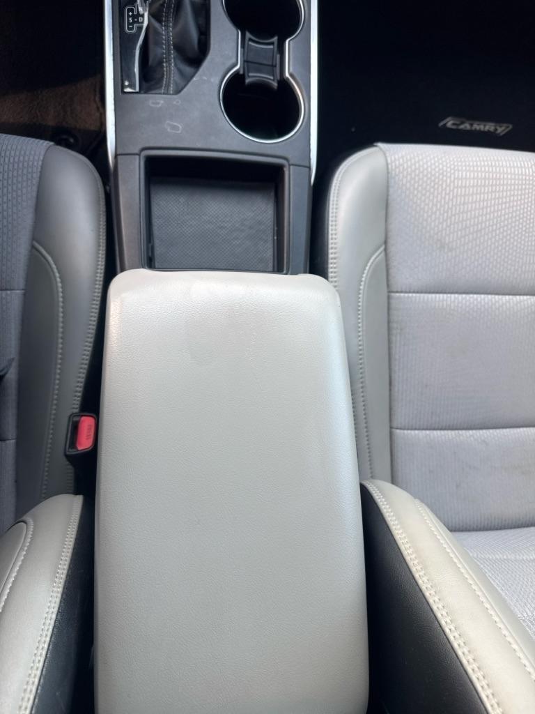 Toyota Camry XLE Auto (Natl) 2017