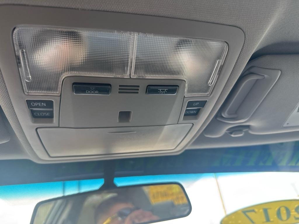 Toyota Camry XLE Auto (Natl) 2017