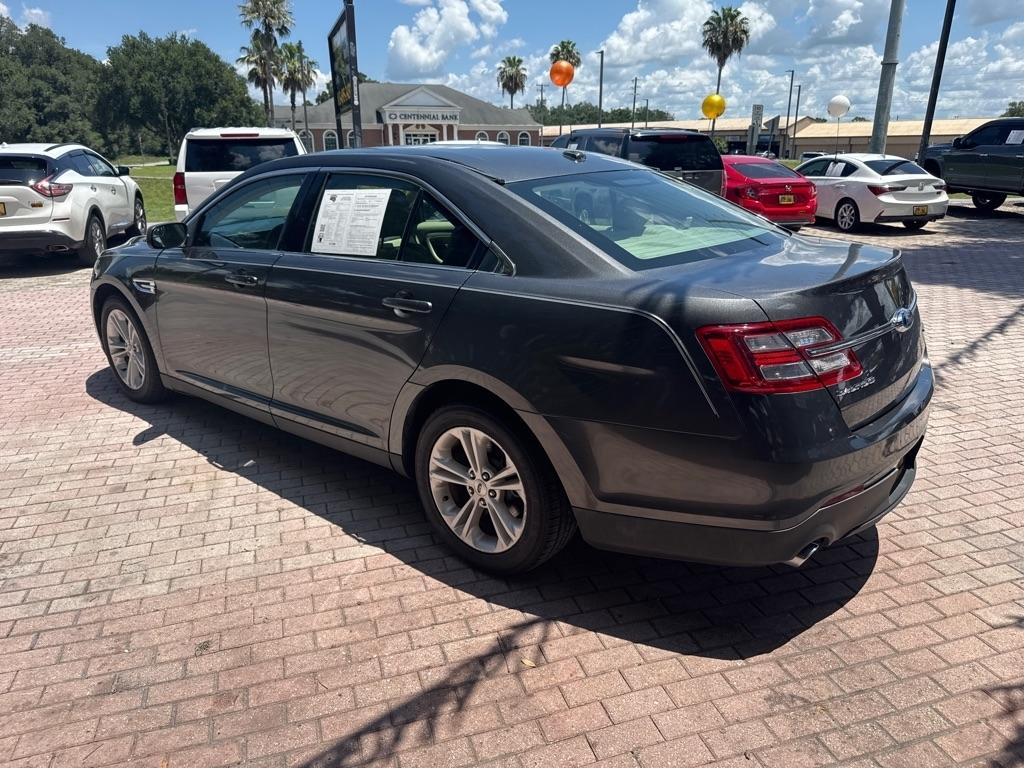 Ford Taurus 4dr Sdn SE FWD 2015