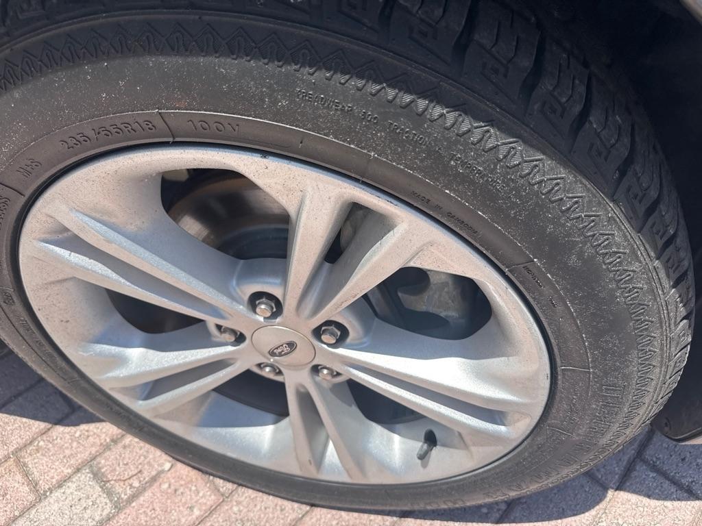 Ford Taurus 4dr Sdn SE FWD 2015