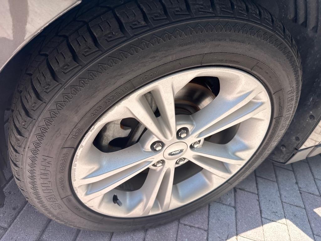 Ford Taurus 4dr Sdn SE FWD 2015