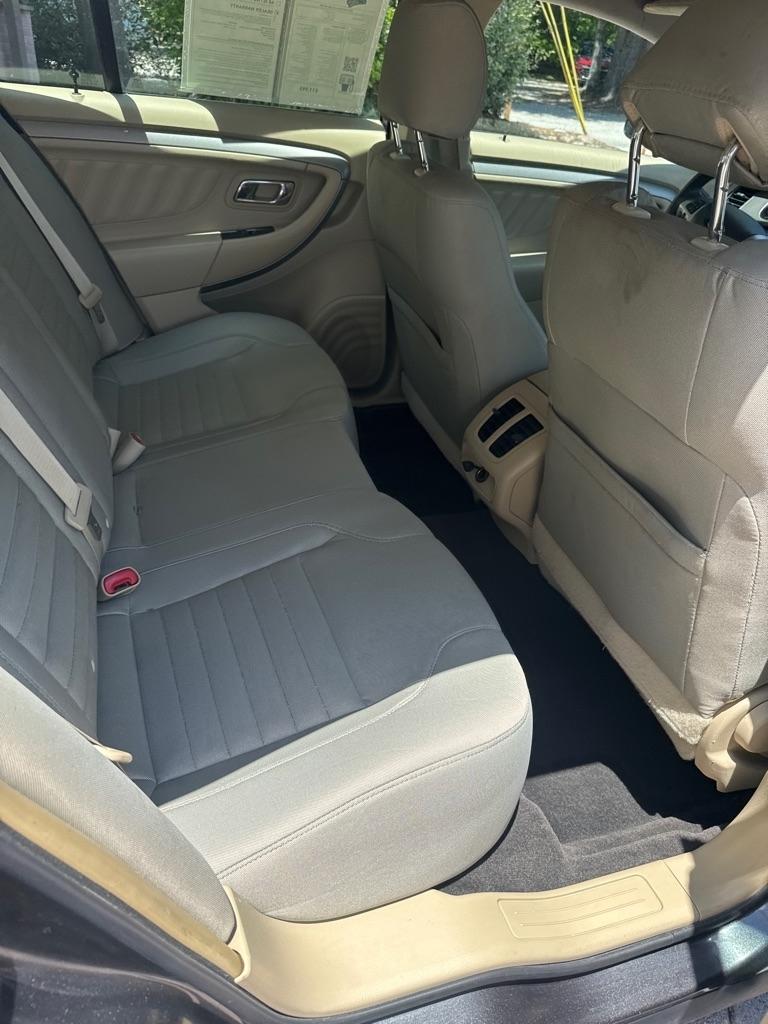Ford Taurus 4dr Sdn SE FWD 2015