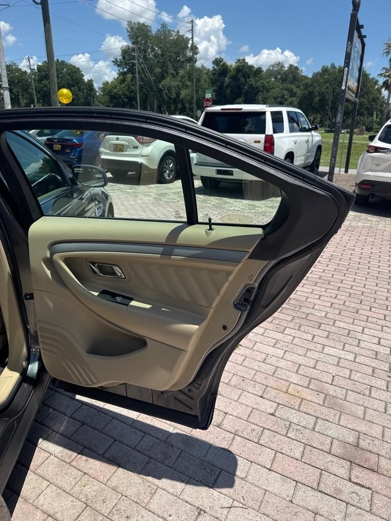 Ford Taurus 4dr Sdn SE FWD 2015