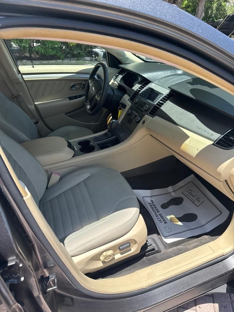 Ford Taurus 4dr Sdn SE FWD 2015