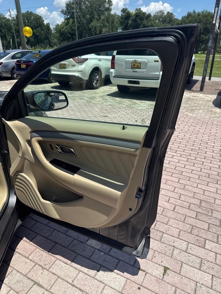 Ford Taurus 4dr Sdn SE FWD 2015