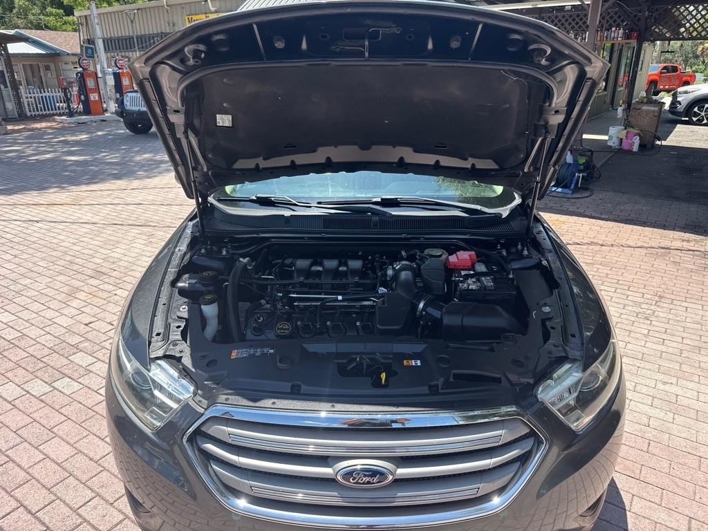 Ford Taurus 4dr Sdn SE FWD 2015