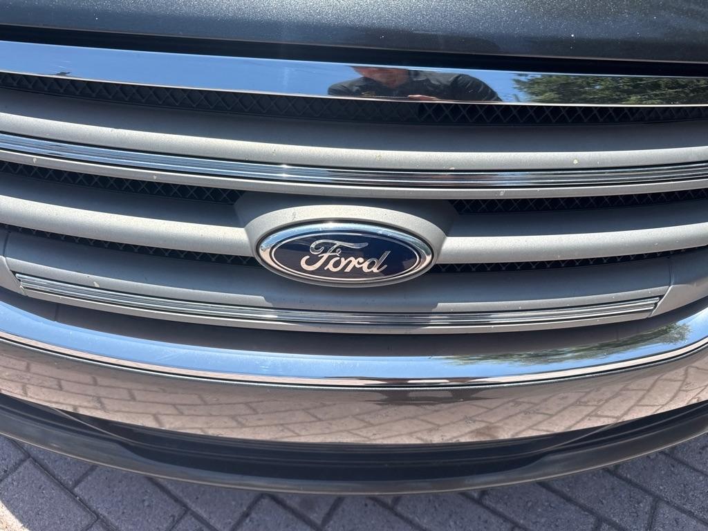 Ford Taurus 4dr Sdn SE FWD 2015