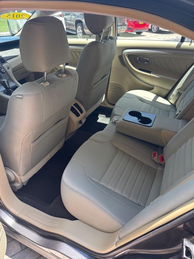 Ford Taurus 4dr Sdn SE FWD 2015