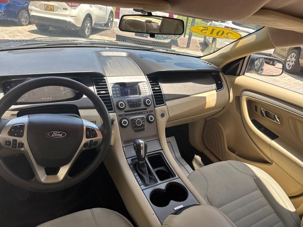 Ford Taurus 4dr Sdn SE FWD 2015