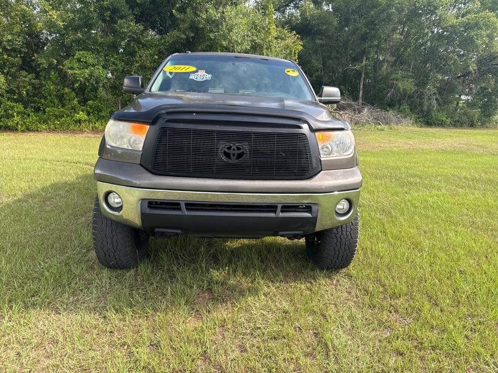 Toyota Tundra 4WD Truck CrewMax 5.7L FFV V8 6-Spd AT (Natl) 2011