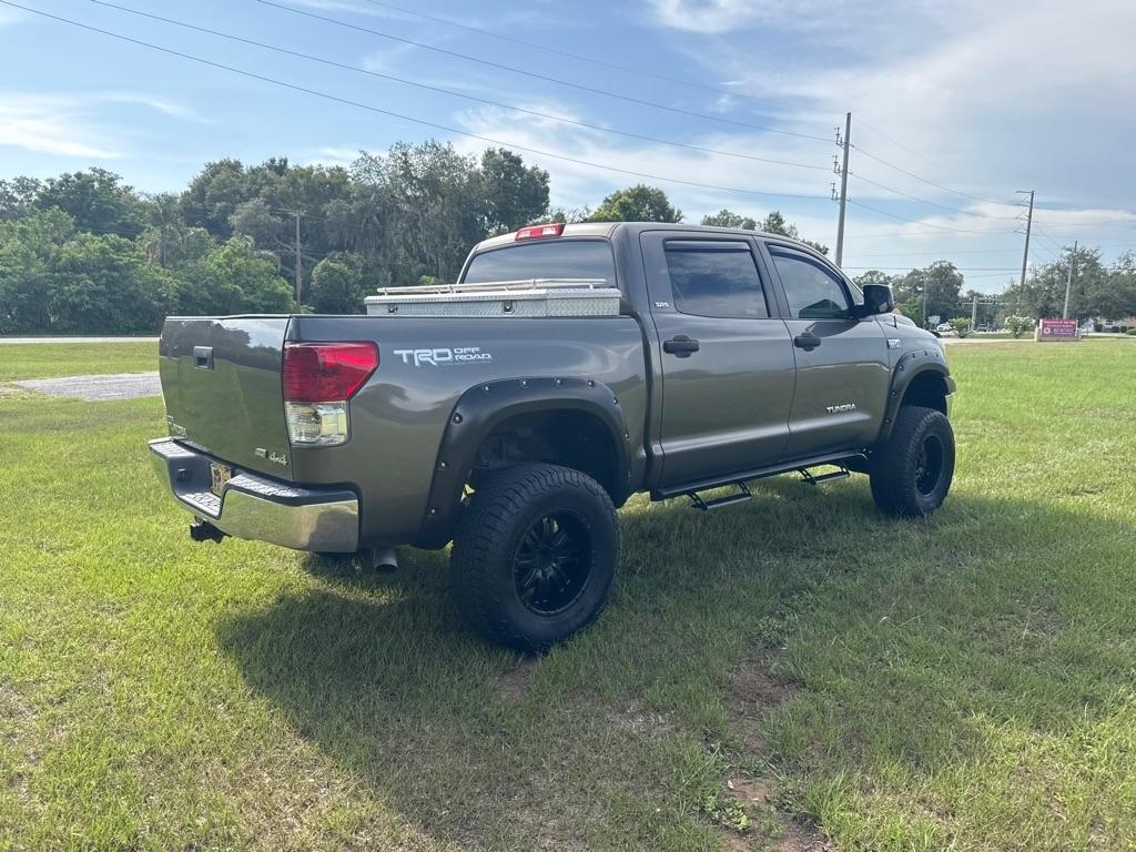 Toyota Tundra 4WD Truck CrewMax 5.7L FFV V8 6-Spd AT (Natl) 2011