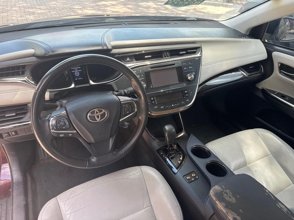 Toyota Avalon 4dr Sdn XLE Premium (Natl) 2013