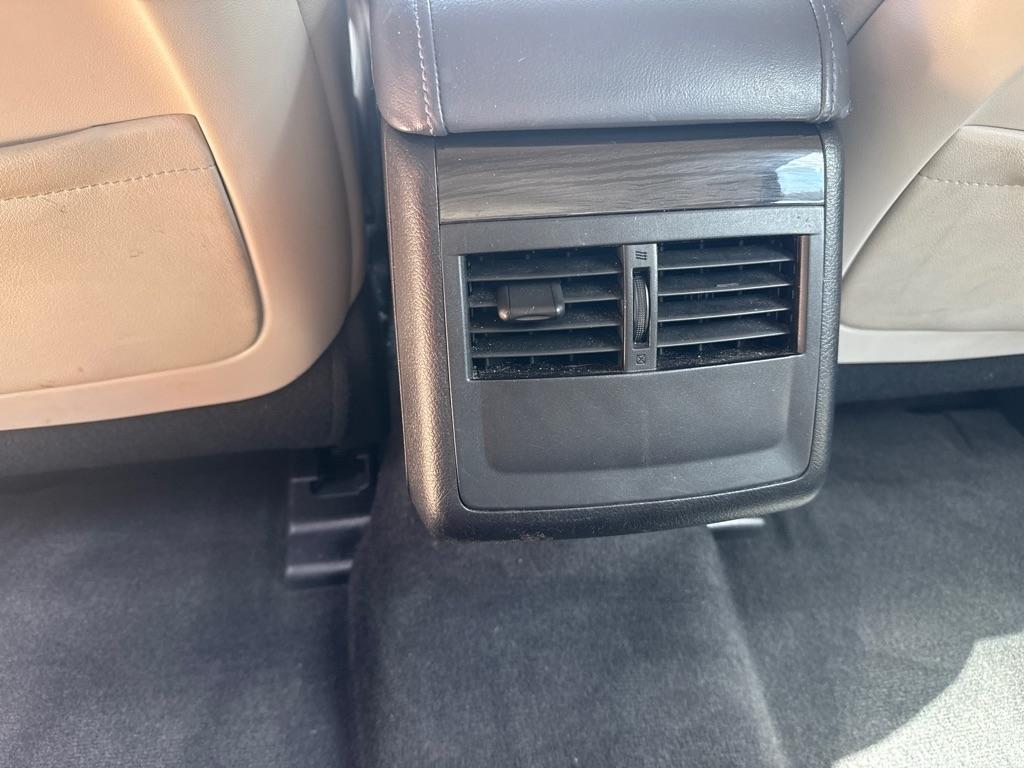Toyota Avalon 4dr Sdn XLE Premium (Natl) 2013