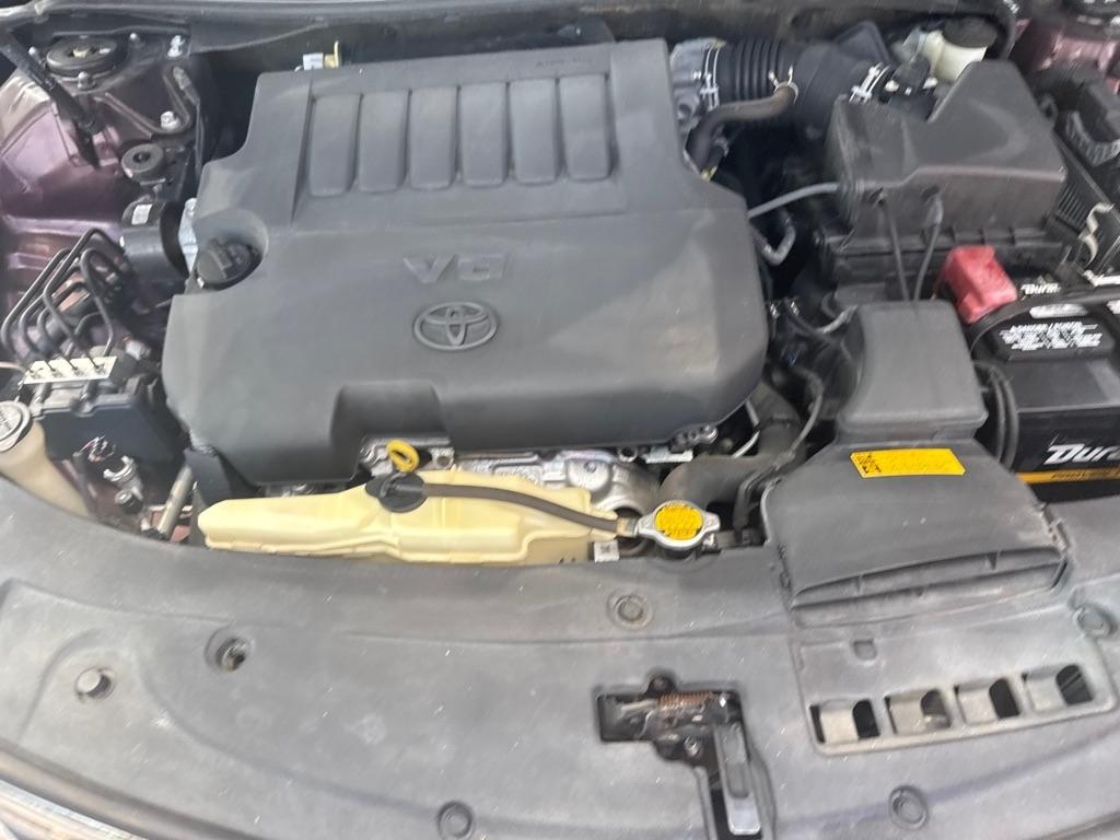 Toyota Avalon 4dr Sdn XLE Premium (Natl) 2013